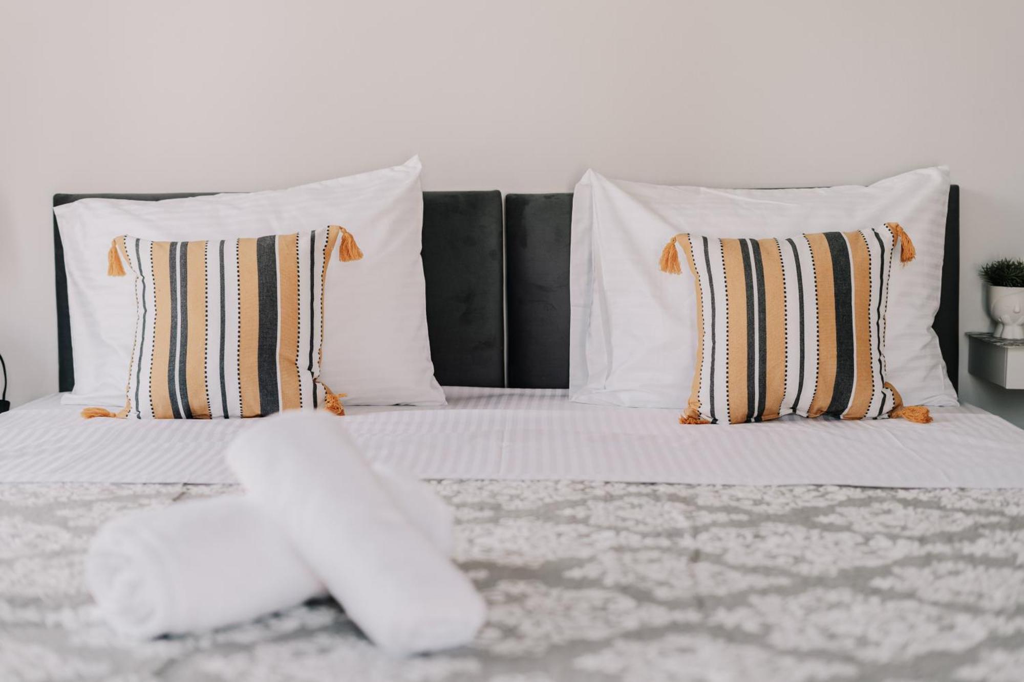 Sea Sailing Apartments Kontokali Ngoại thất bức ảnh